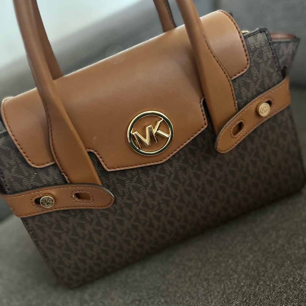 Micheal kors. Satchel bag brand new